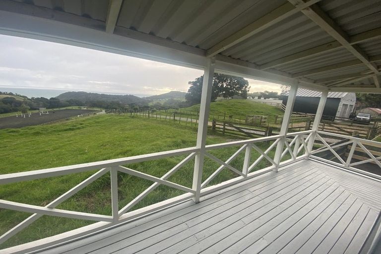 Photo of property in 12 Constable Road, Muriwai, Waimauku, 0881