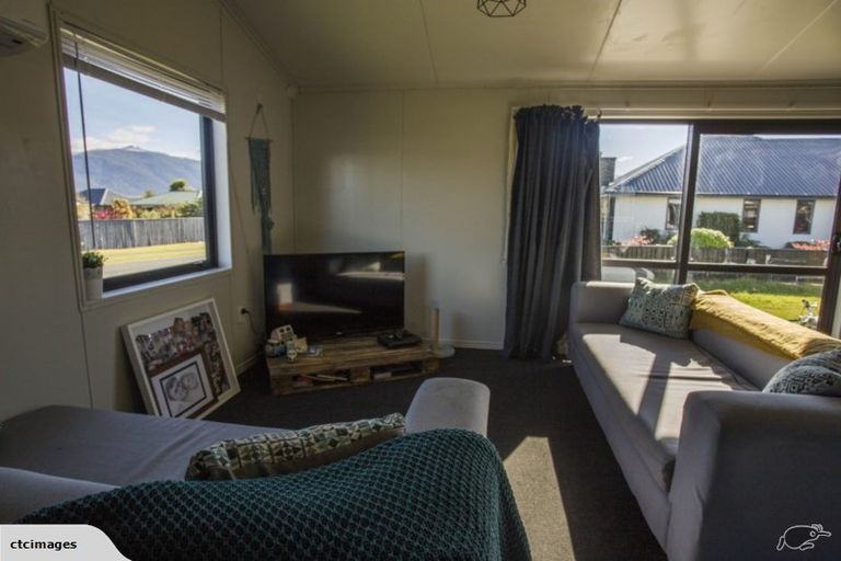Photo of property in 47 Lawson Burrows Crescent, Te Anau, 9600