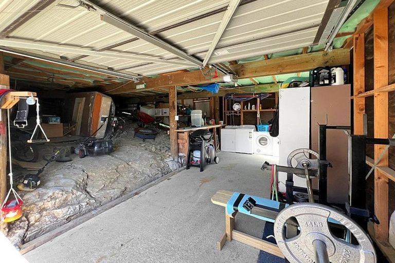 Photo of property in 8 Longview Rise, Massey, Auckland, 0614
