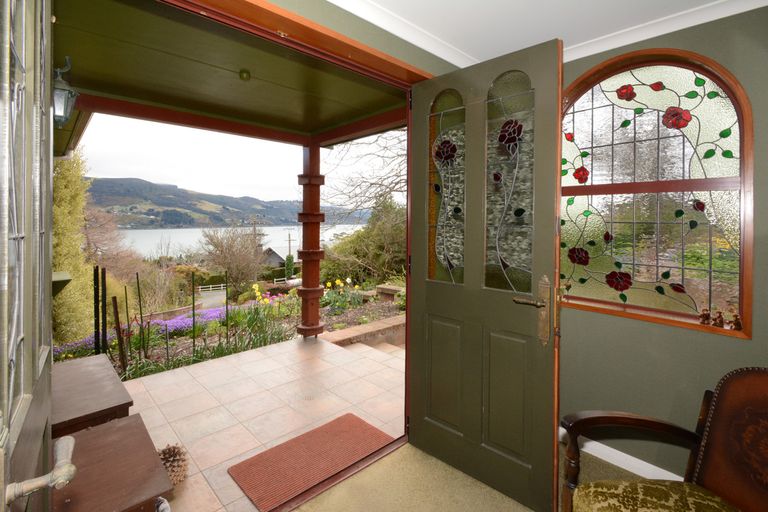 Photo of property in 4a Saint Ronans Road, Macandrew Bay, Dunedin, 9077