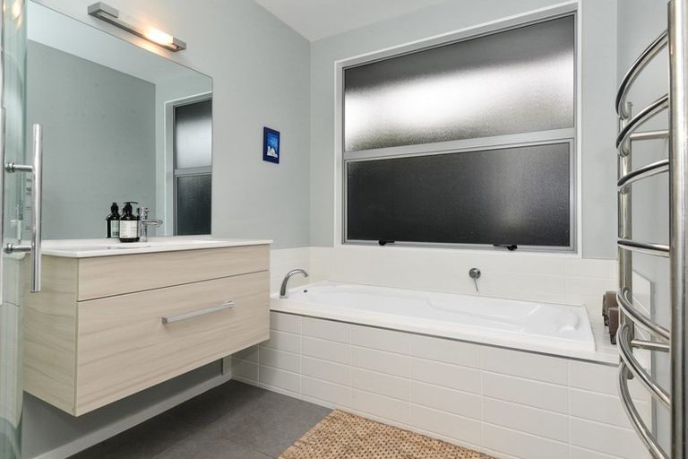 Photo of property in 19 Winslow Court, Huntington, Hamilton, 3210