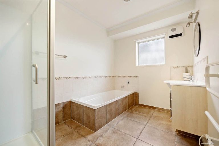 Photo of property in 4a Helvetia Road, Pukekohe, 2120