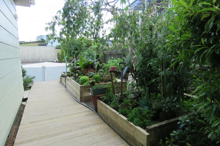 Photo of property in 29 Stratford Drive, Cable Bay, 0420