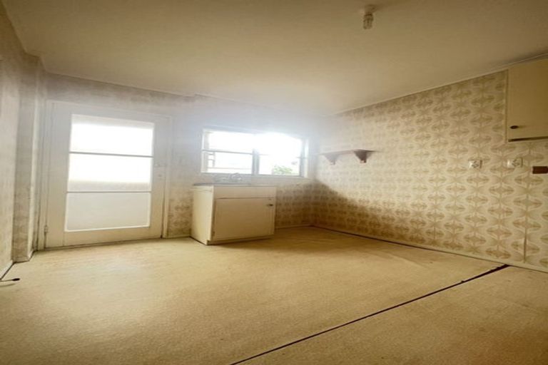 Photo of property in 7 Chatsworth Crescent, Pakuranga Heights, Auckland, 2010