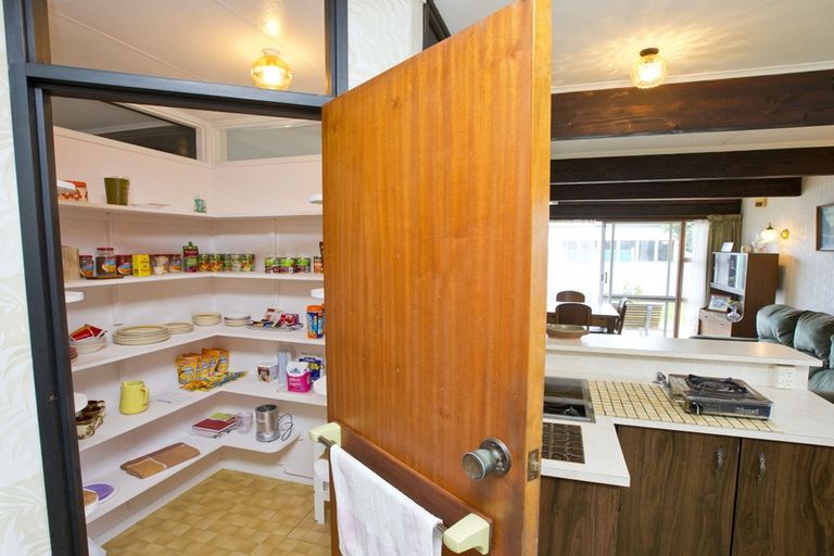 Photo of property in 6 Pukatea Place, Milson, Palmerston North, 4414