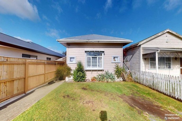 Photo of property in 19 Alma Road, Gonville, Whanganui, 4501