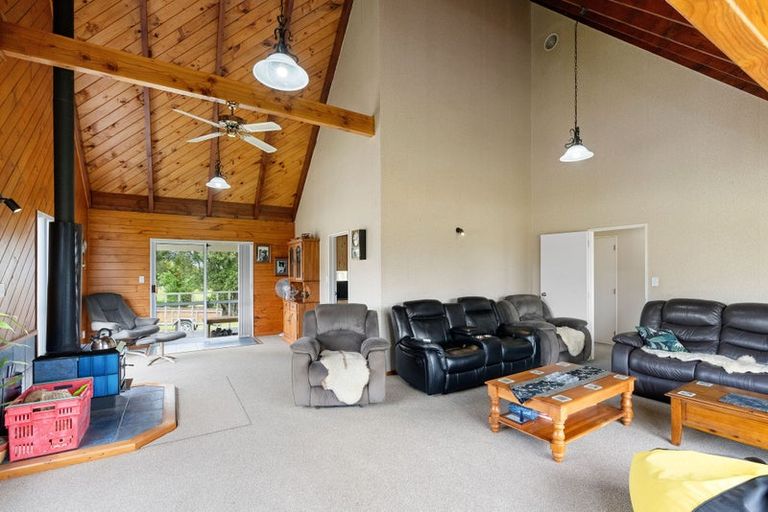 Photo of property in 16 Ryder Crescent, Levin, 5510