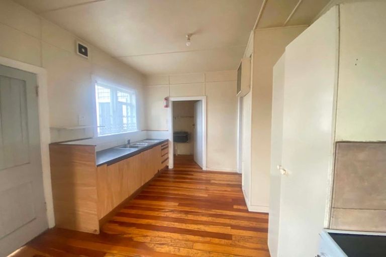 Photo of property in 561 Queen Street East, Levin, 5510