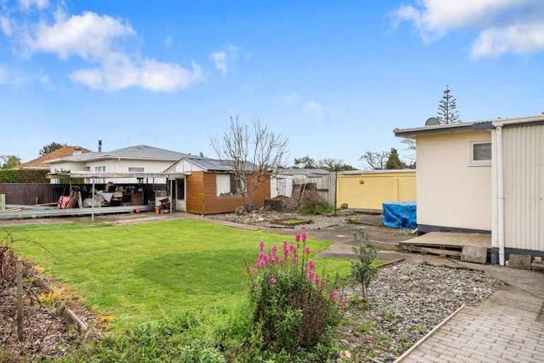 Photo of property in 2 Hobson Place, Takaro, Palmerston North, 4412