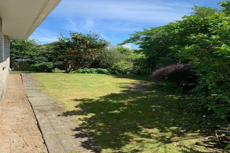 Photo of property in 11 Bluegum Road, Paraparaumu Beach, Paraparaumu, 5032