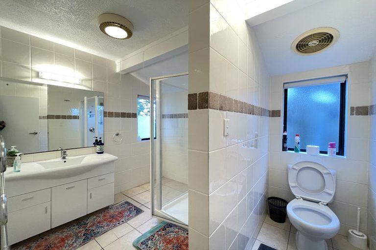 Photo of property in 947 East Coast Road, Torbay, Auckland, 0630