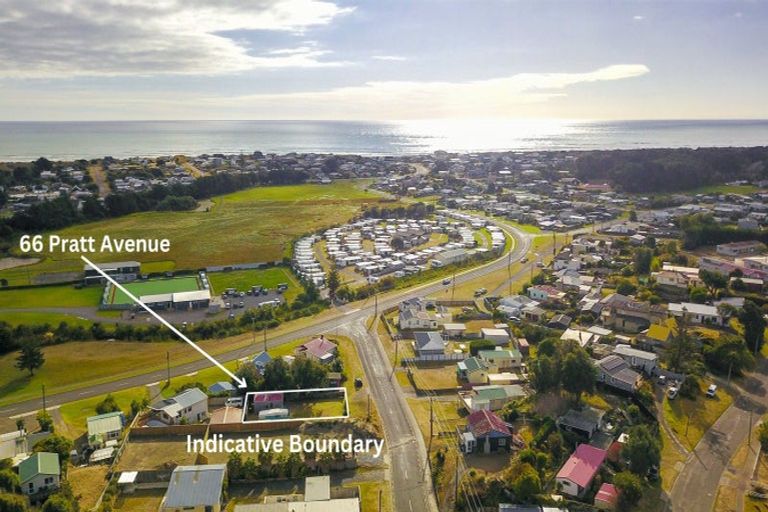 Photo of property in 66 Pratt Avenue, Foxton Beach, Foxton, 4815