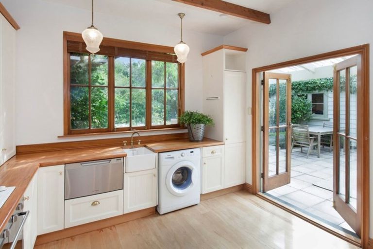 Photo of property in 137 Springfield Road, St Albans, Christchurch, 8014