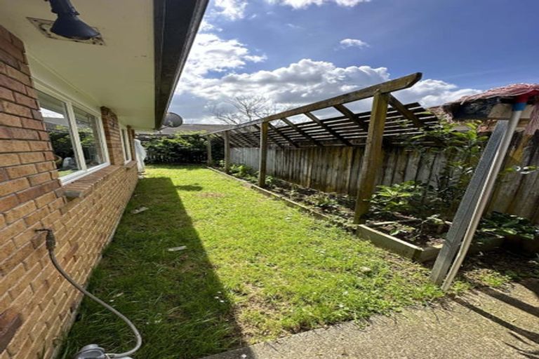 Photo of property in 3 Montilla Place, Manurewa, Auckland, 2102