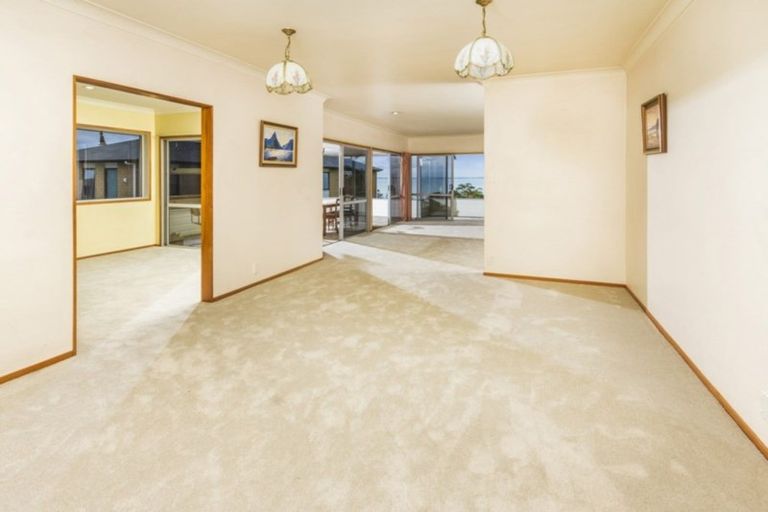 Photo of property in 77 Deep Creek Road, Waiake, Auckland, 0630