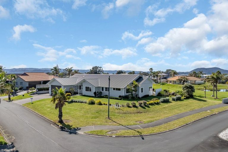 Photo of property in 2 Cayman Court, One Tree Point, 0118