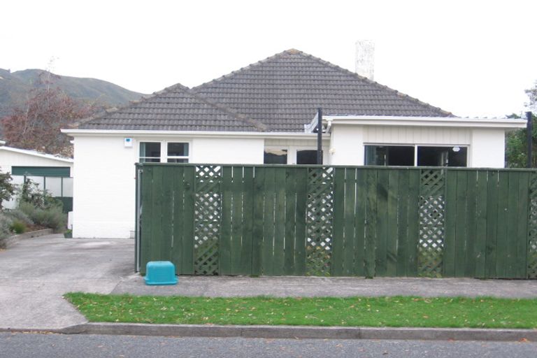 Photo of property in 62 Durham Crescent, Fairfield, Lower Hutt, 5011