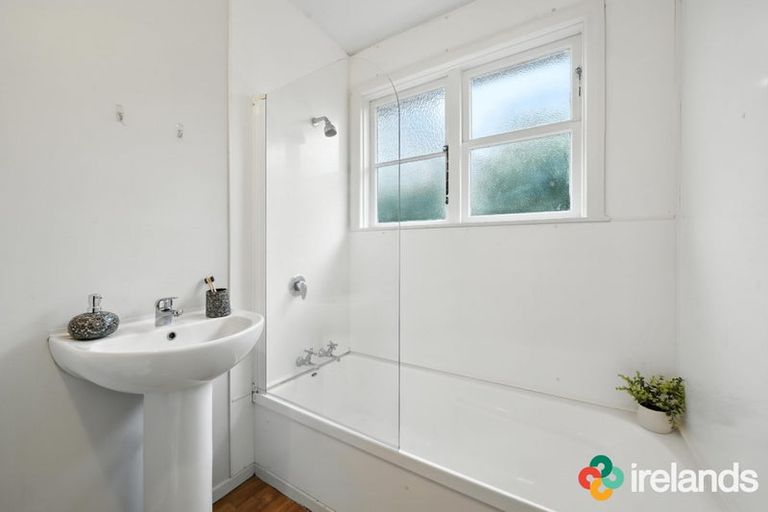 Photo of property in 30 Bateman Avenue, Bryndwr, Christchurch, 8053