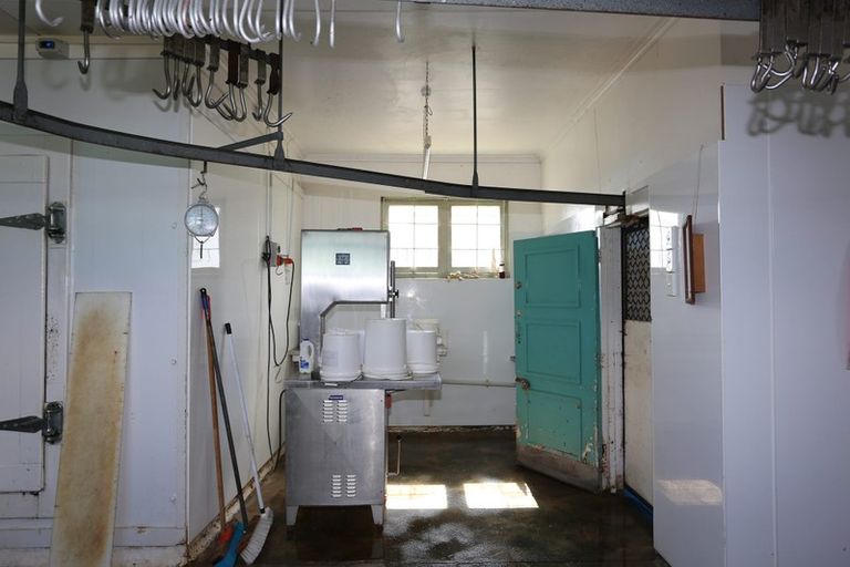 Photo of property in 25 Library Road, Te Karaka, 4022