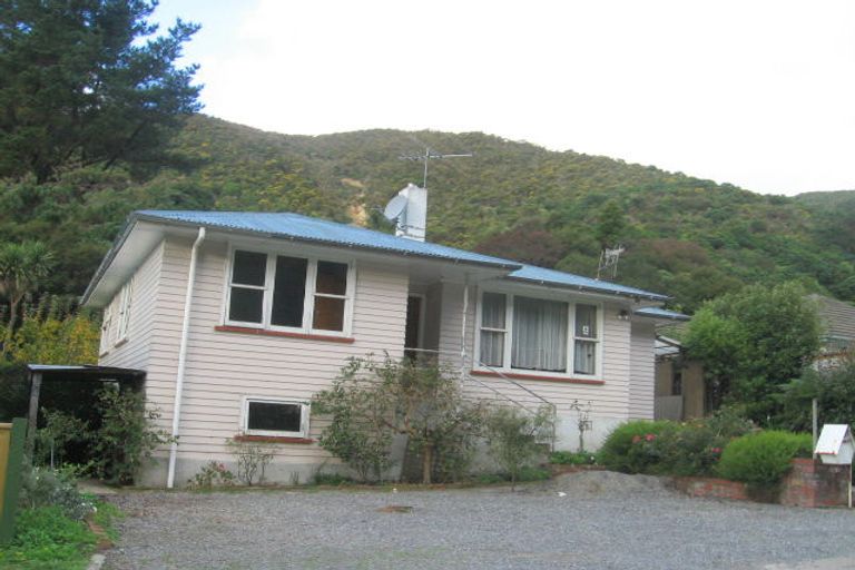 Photo of property in 25 Sunny Grove, Wainuiomata, Lower Hutt, 5014