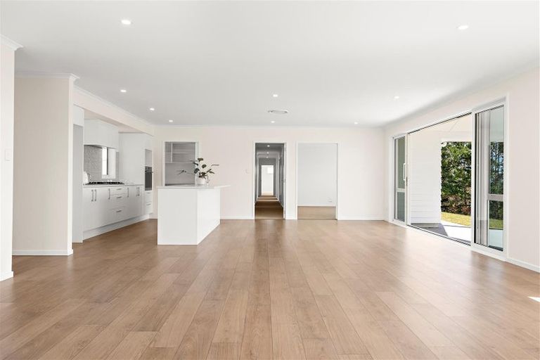 Photo of property in 409 Old North Road, Kumeu, 0892
