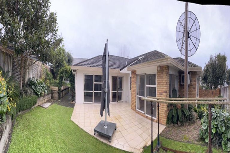 Photo of property in 9 Orohena Close, Northpark, Auckland, 2013