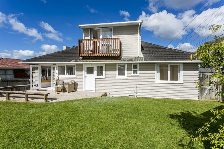 Photo of property in 2/13 Manuka Road, Bayview, Auckland, 0629