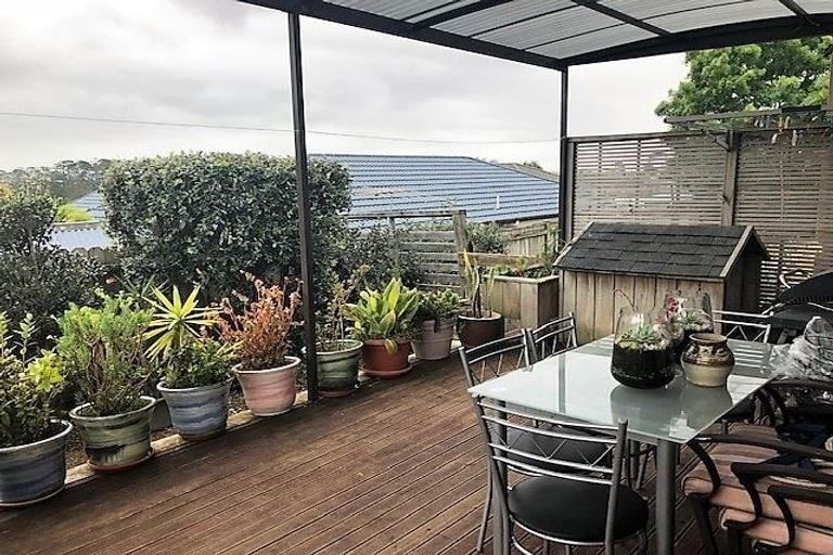 Photo of property in 11 Brittany Drive, Henderson, Auckland, 0612