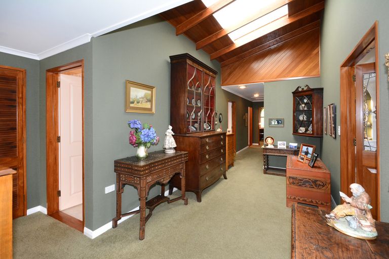 Photo of property in 4a Saint Ronans Road, Macandrew Bay, Dunedin, 9077