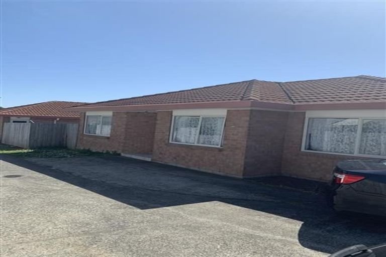 Photo of property in 2/53 Robert Skelton Place, Clendon Park, Auckland, 2103