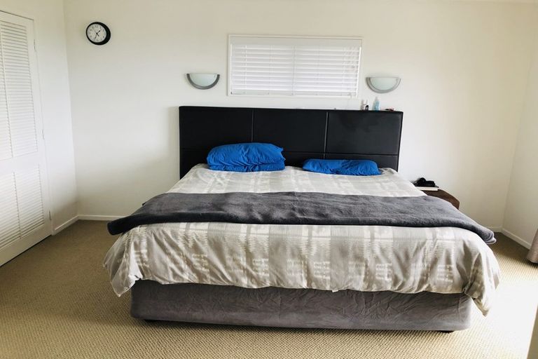 Photo of property in 947 East Coast Road, Torbay, Auckland, 0630