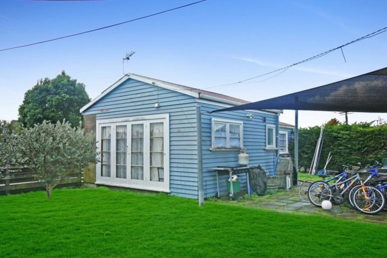 Photo of property in 51a Omata Road, Marfell, New Plymouth, 4310