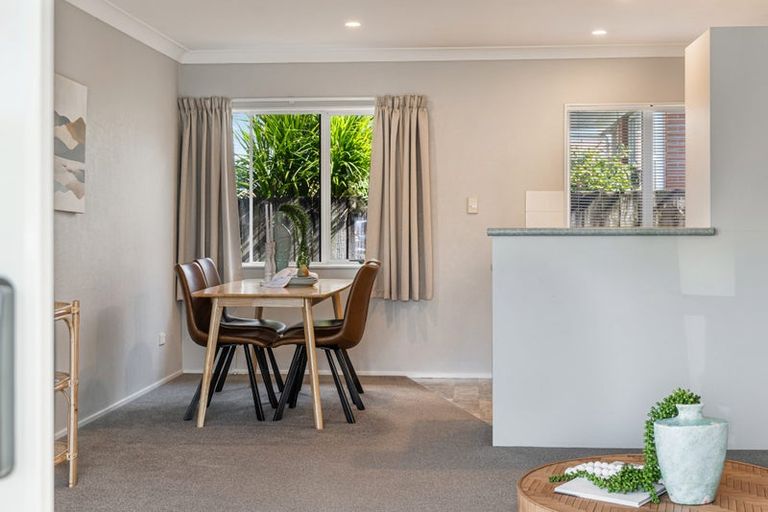 Photo of property in 1/2 Doment Crescent, Orewa, 0931