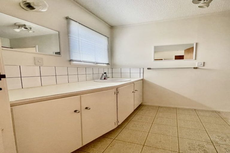 Photo of property in 1/36 Elizabeth Street, Orewa, 0931