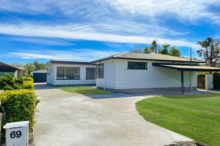 Photo of property in 69 Coopers Road, Dallington, Christchurch, 8061