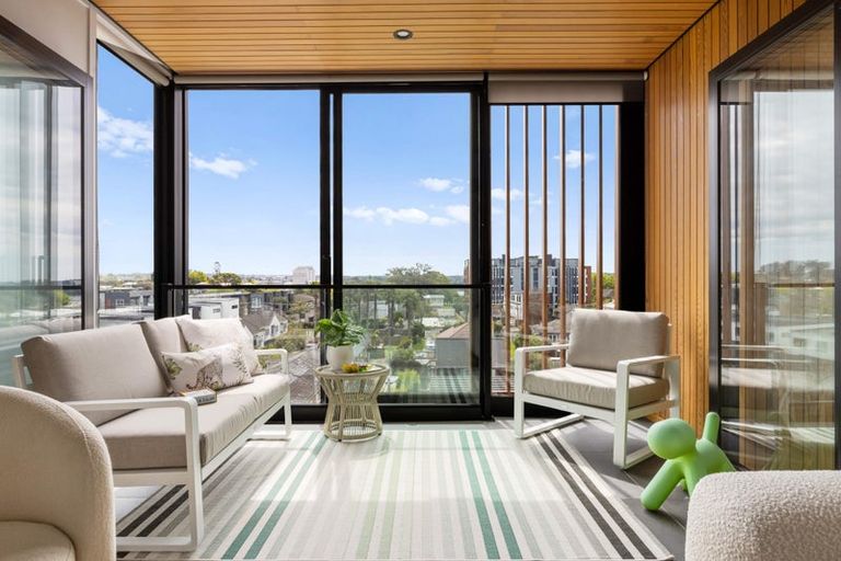 Photo of property in Frank Sargeson Apts, 308/80 Anzac Street, Takapuna, Auckland, 0622