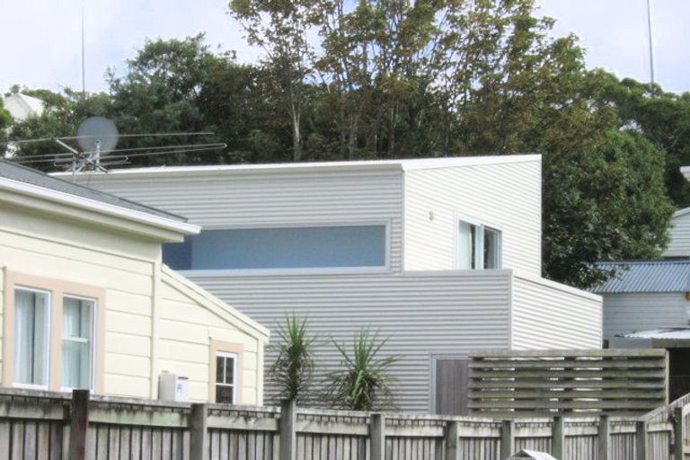 Photo of property in 10a Palm Grove, Berhampore, Wellington, 6023