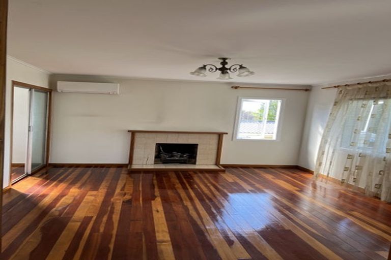 Photo of property in 1/39 Kia Ora Road, Beach Haven, Auckland, 0626