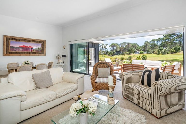 Photo of property in 111 Benjamin Place, Matarangi, Whitianga, 3592