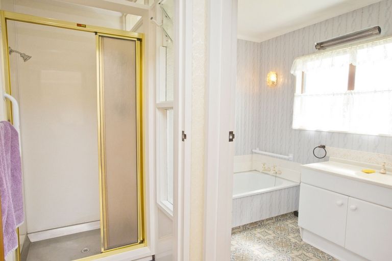 Photo of property in 6 Pukatea Place, Milson, Palmerston North, 4414