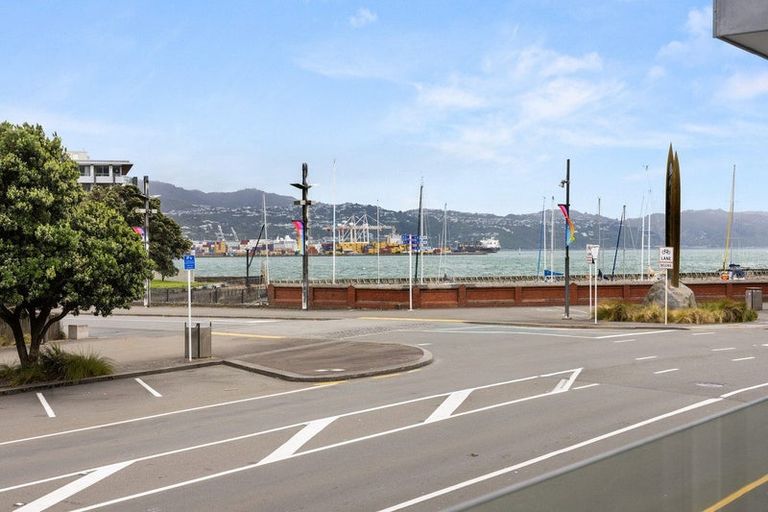 Photo of property in 10/74 Oriental Parade, Oriental Bay, Wellington, 6011