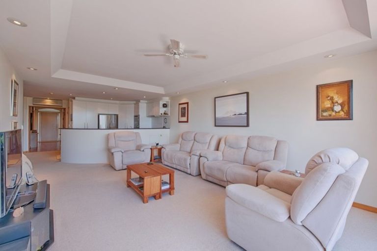 Photo of property in The Sands Apartments, 10/47 The Strand, Takapuna, Auckland, 0622