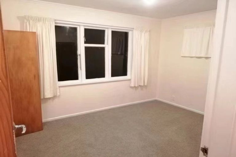 Photo of property in 32 Arapiko Street, Johnsonville, Wellington, 6037