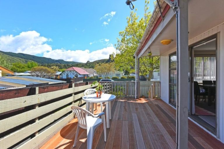 Photo of property in 68a Gemstone Drive, Birchville, Upper Hutt, 5018