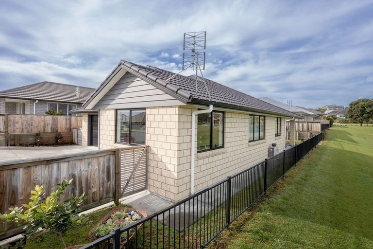 Photo of property in 30 Richardson Road, Omokoroa, 3114