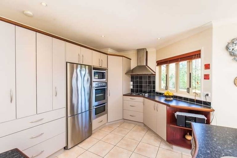 Photo of property in 58 Lothian Brae, Wattle Downs, Auckland, 2103