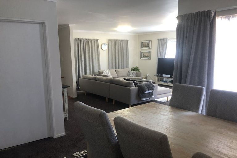 Photo of property in 11 Farmdale Court, Flat Bush, Auckland, 2019