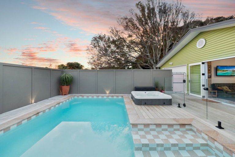 Photo of property in 1a Valley Road, Mount Maunganui, 3116