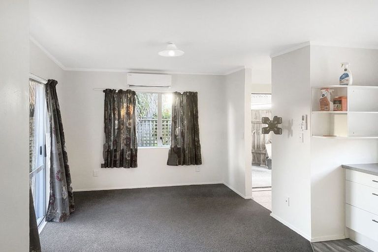 Photo of property in 37 James Foley Avenue, Pirimai, Napier, 4112