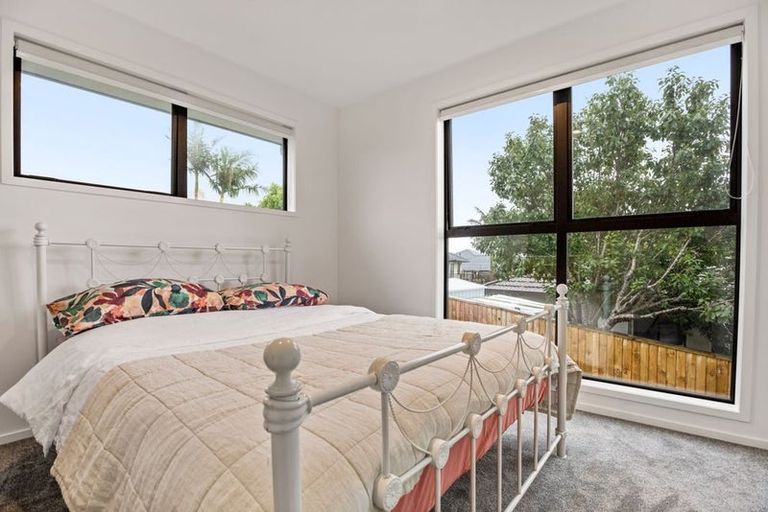 Photo of property in 7/2 Jadewynn Drive, Massey, Auckland, 0614